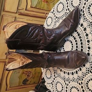 Brown cowboy boots, size 8M
